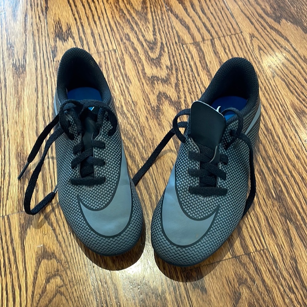 Nike Soccer or Baseball Cleats - barely worn!